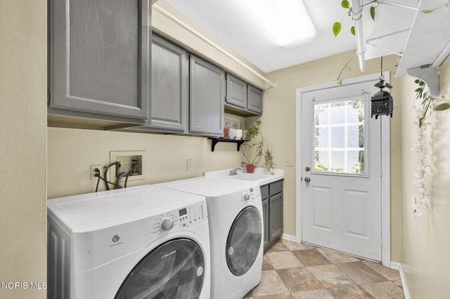 14850 Stonehaven Drive, Perrysburg, OH 43551