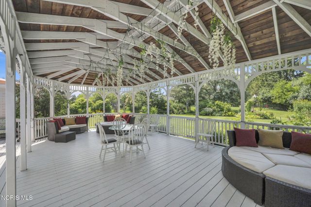 14850 Stonehaven Drive, Perrysburg, OH 43551