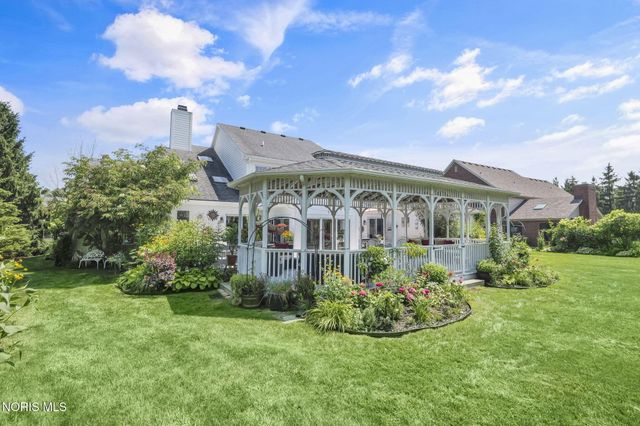 14850 Stonehaven Drive, Perrysburg, OH 43551