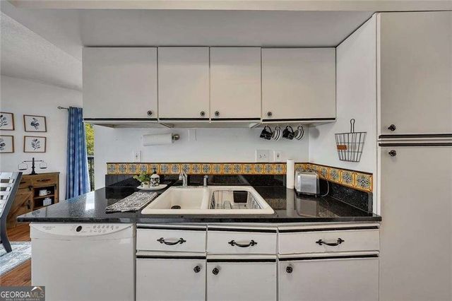 1 Biscayne Drive NW 302, Atlanta, GA 30309