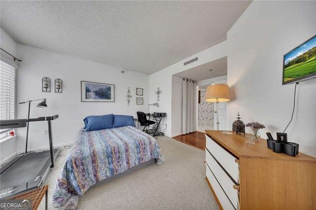 1 Biscayne Drive NW 302, Atlanta, GA 30309