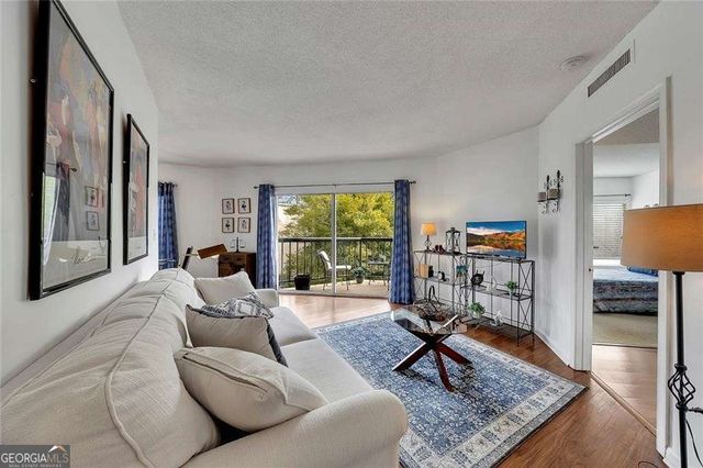 1 Biscayne Drive NW 302, Atlanta, GA 30309