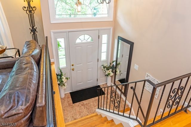 65 Fawnridge Dr, Washington Twp., NJ 07853