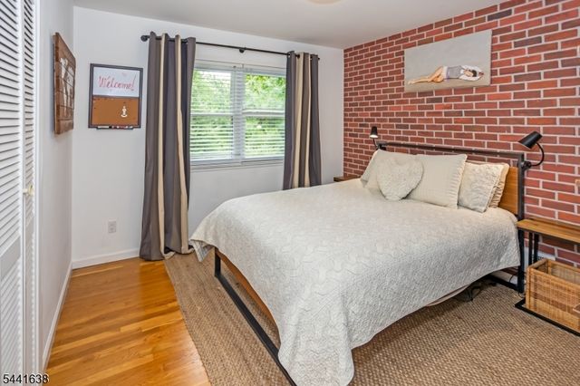 65 Fawnridge Dr, Washington Twp., NJ 07853