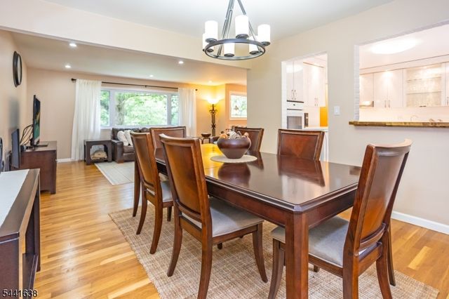 65 Fawnridge Dr, Washington Twp., NJ 07853