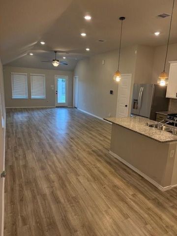 1225 Lancer Leap Drive, Alvin, TX 77511