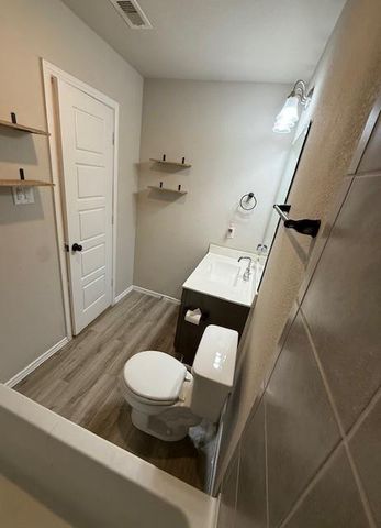 1225 Lancer Leap Drive, Alvin, TX 77511