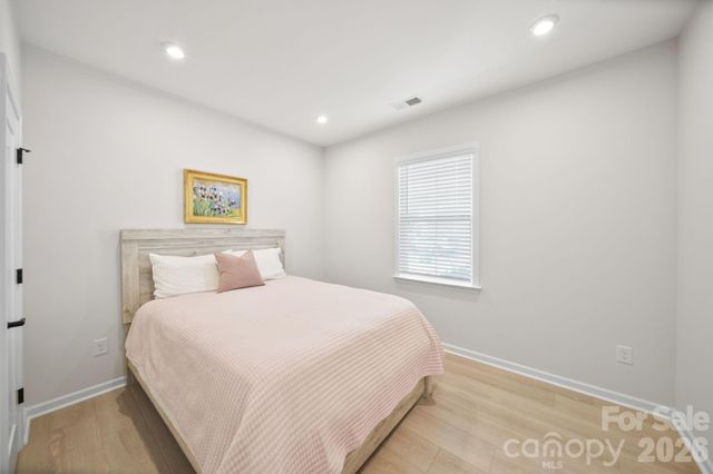 8114 Franklin Trail Street, Charlotte, NC 28227