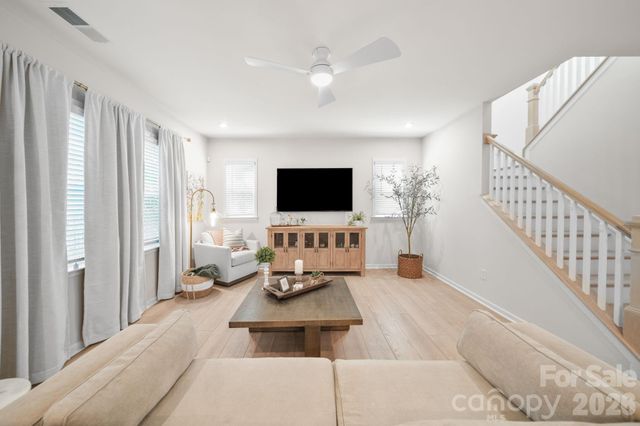8114 Franklin Trail Street, Charlotte, NC 28227