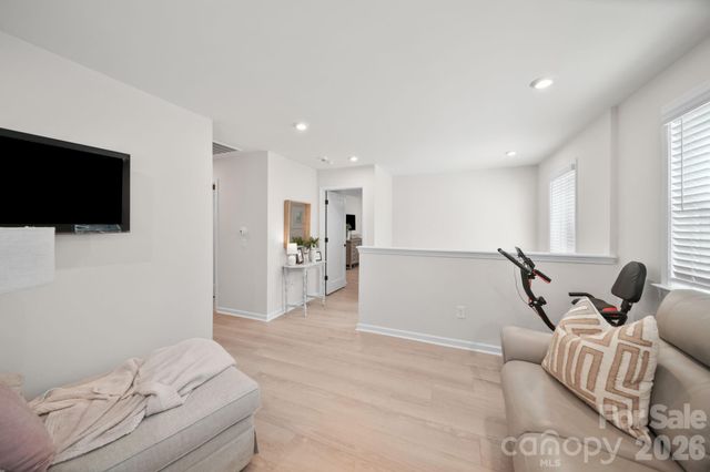 8114 Franklin Trail Street, Charlotte, NC 28227