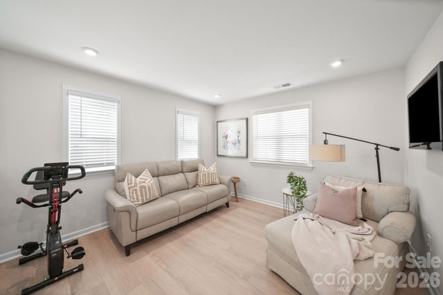 8114 Franklin Trail Street, Charlotte, NC 28227