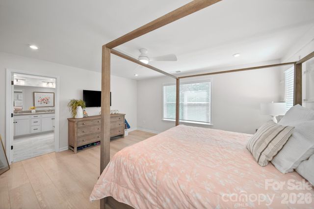 8114 Franklin Trail Street, Charlotte, NC 28227