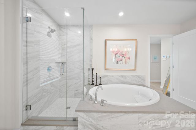 8114 Franklin Trail Street, Charlotte, NC 28227