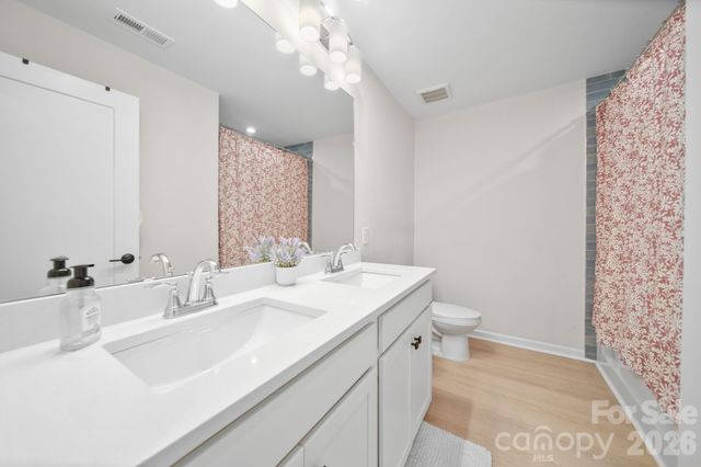 8114 Franklin Trail Street, Charlotte, NC 28227