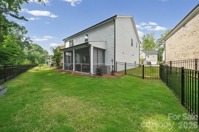 8114 Franklin Trail Street, Charlotte, NC 28227