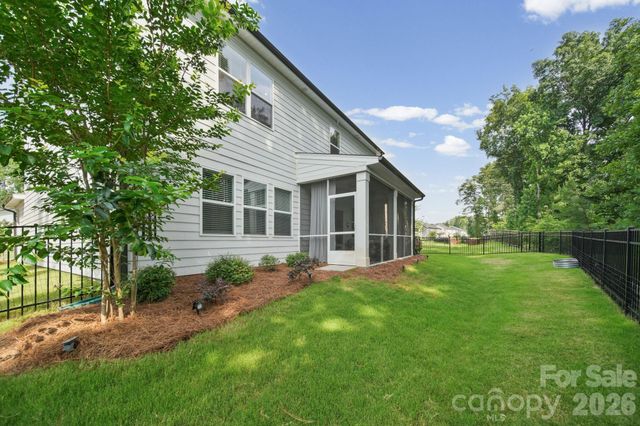 8114 Franklin Trail Street, Charlotte, NC 28227