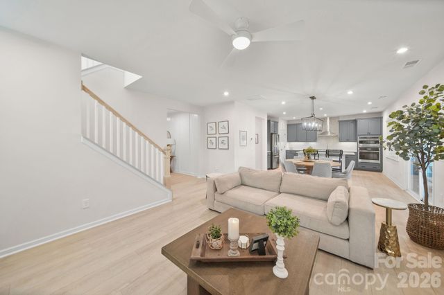 8114 Franklin Trail Street, Charlotte, NC 28227