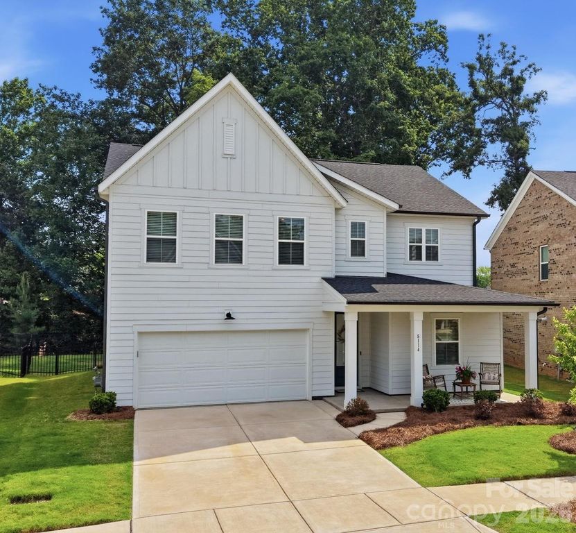 8114 Franklin Trail Street, Charlotte, NC 28227