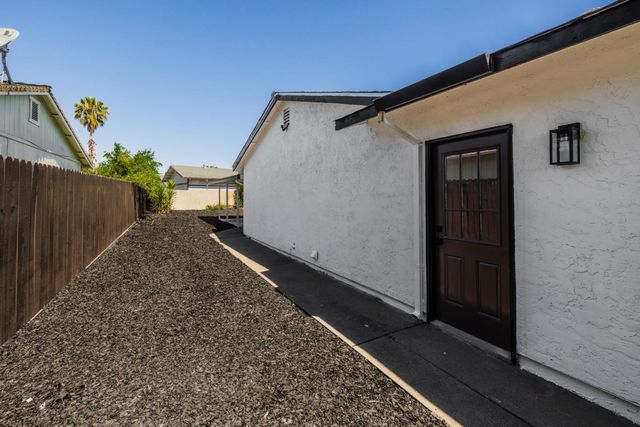 7244 Hayward Drive, Sacramento, CA 95828