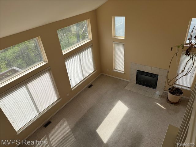 840 Andover Woods Drive, Fenton, MI 48430