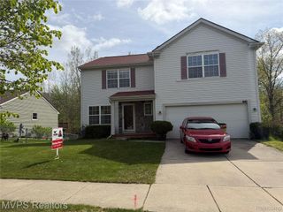 840 Andover Woods Drive, Fenton, MI 48430