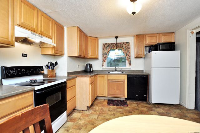 9 Eleanor Road, Enfield, CT 06082