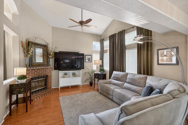 3025 Turnbuckle Cir, Elk Grove, CA 95758