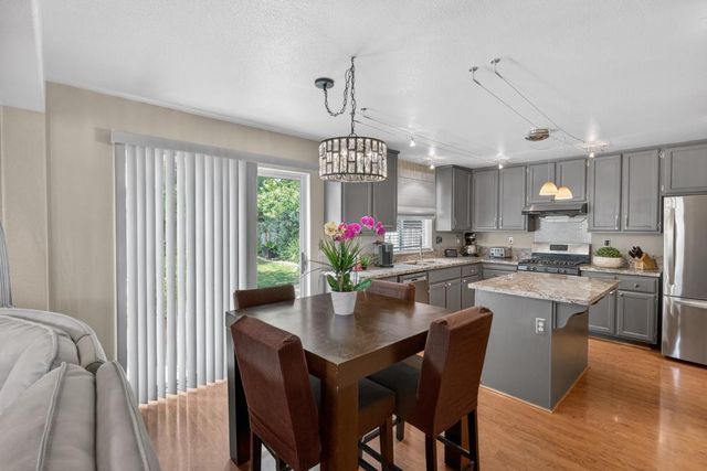 3025 Turnbuckle Cir, Elk Grove, CA 95758