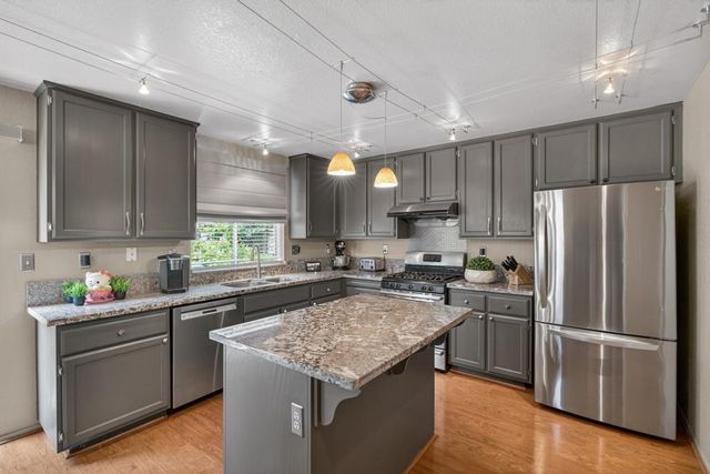 3025 Turnbuckle Cir, Elk Grove, CA 95758