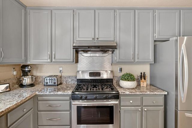 3025 Turnbuckle Cir, Elk Grove, CA 95758