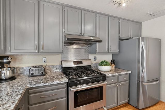 3025 Turnbuckle Cir, Elk Grove, CA 95758