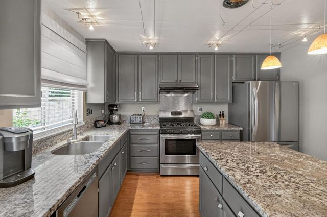 3025 Turnbuckle Cir, Elk Grove, CA 95758