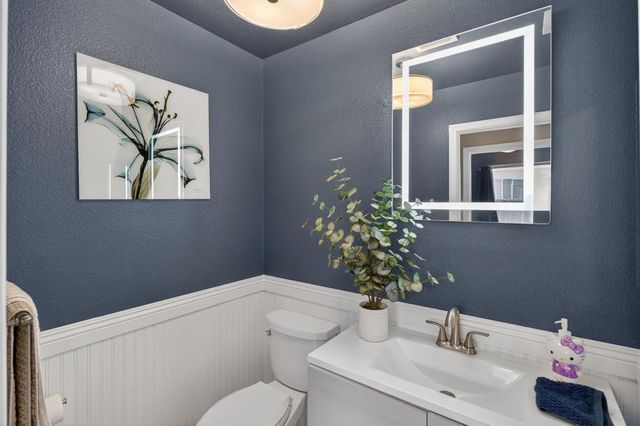 3025 Turnbuckle Cir, Elk Grove, CA 95758