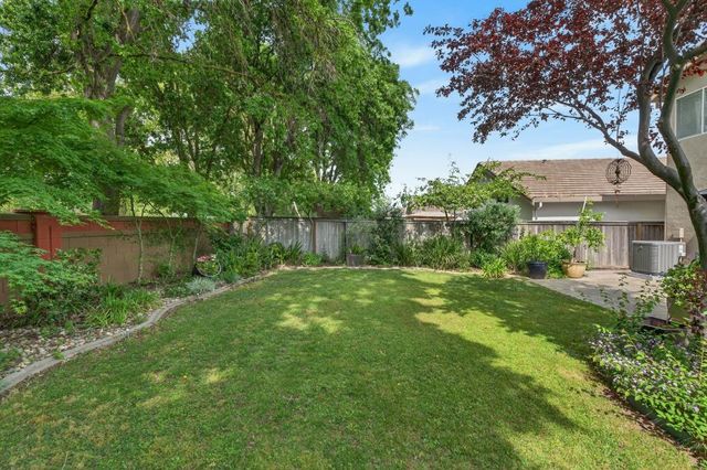 3025 Turnbuckle Cir, Elk Grove, CA 95758