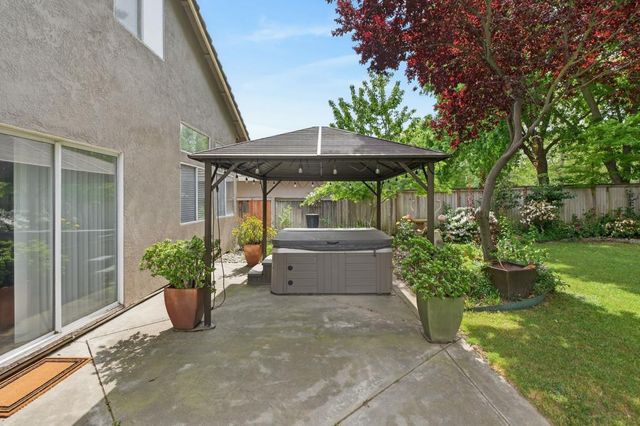 3025 Turnbuckle Cir, Elk Grove, CA 95758