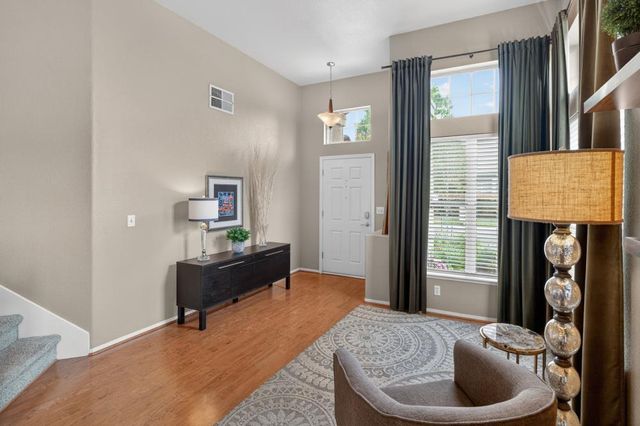 3025 Turnbuckle Cir, Elk Grove, CA 95758