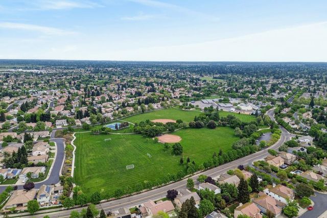 3025 Turnbuckle Cir, Elk Grove, CA 95758