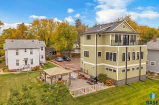 221 E 14th St Street, Sioux Falls, SD 57104