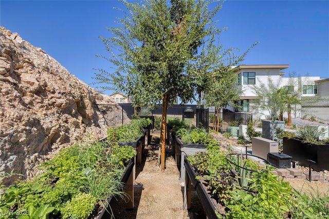 11020 Socrates Ridge Street, Las Vegas, NV 89141