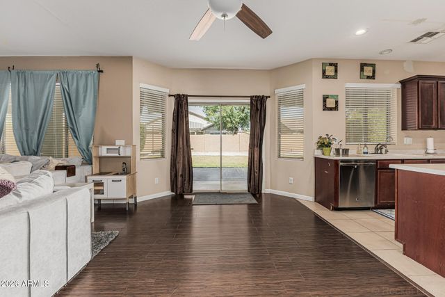 18024 W MAUI Lane, Surprise, AZ 85388