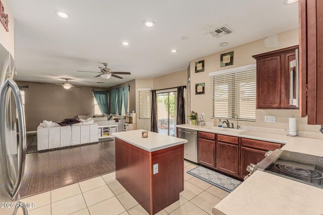 18024 W MAUI Lane, Surprise, AZ 85388