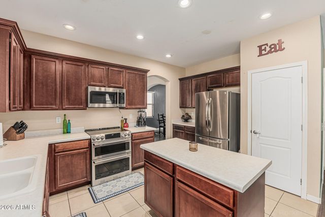 18024 W MAUI Lane, Surprise, AZ 85388