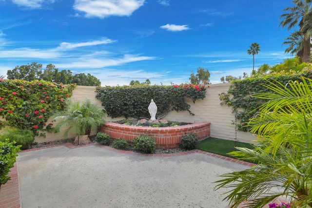 149 Blue River Drive, Palm Desert, CA 92211