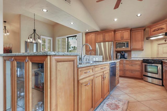 149 Blue River Drive, Palm Desert, CA 92211