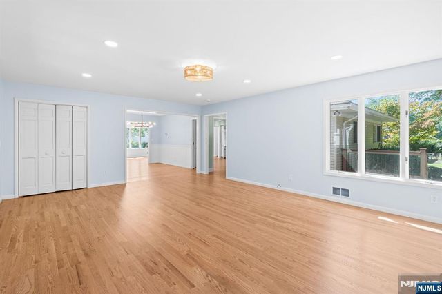 601 Iroquois Street, Oradell, NJ 07649