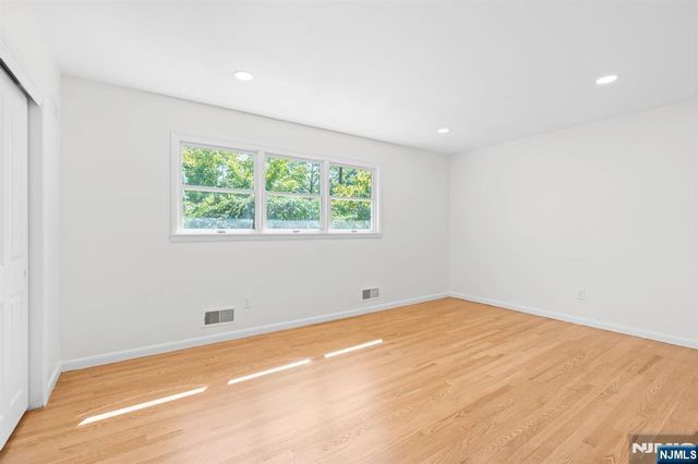 601 Iroquois Street, Oradell, NJ 07649