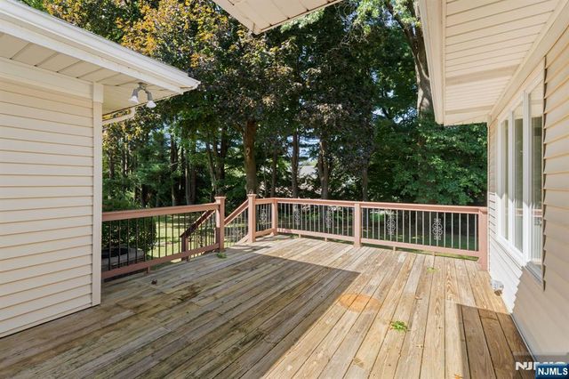 601 Iroquois Street, Oradell, NJ 07649
