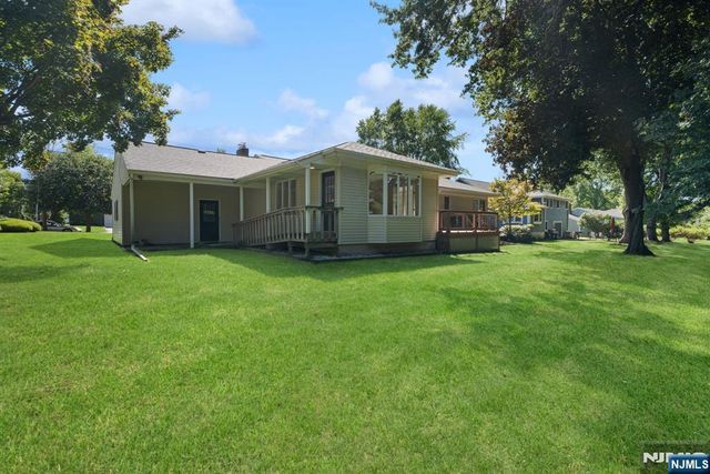 601 Iroquois Street, Oradell, NJ 07649