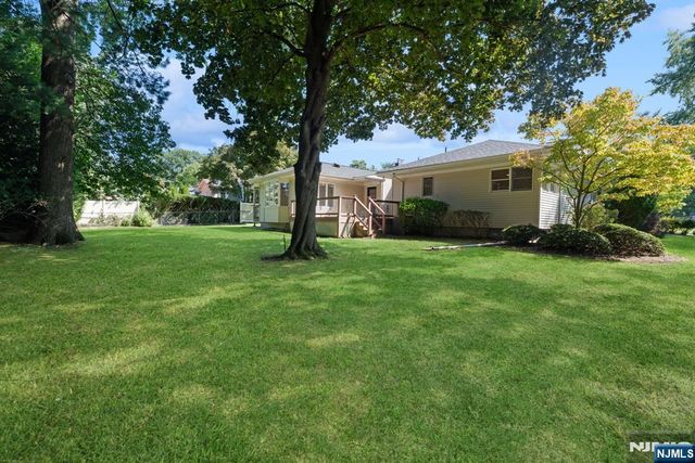 601 Iroquois Street, Oradell, NJ 07649