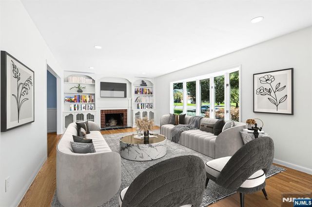 601 Iroquois Street, Oradell, NJ 07649